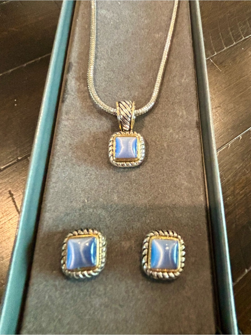 Bellissima Choice Vintage Silver Tone Jewelry Set Necklace Earrings Blue Stones